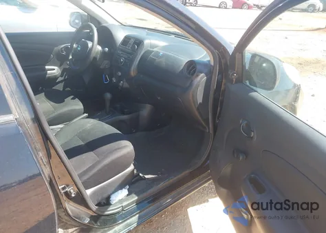 2013 Nissan Versa 1.6 S z USA, uszkodzony, nr VIN 3N1CN7AP0DL833845